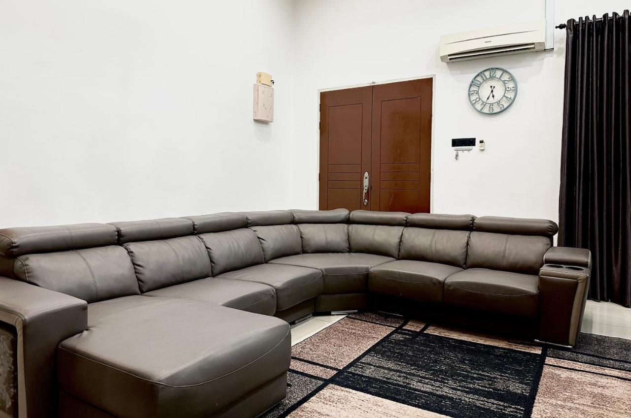 Bandar Melaka Family Bungalow Private Pool Bbq Wifi Netflix Luaran gambar