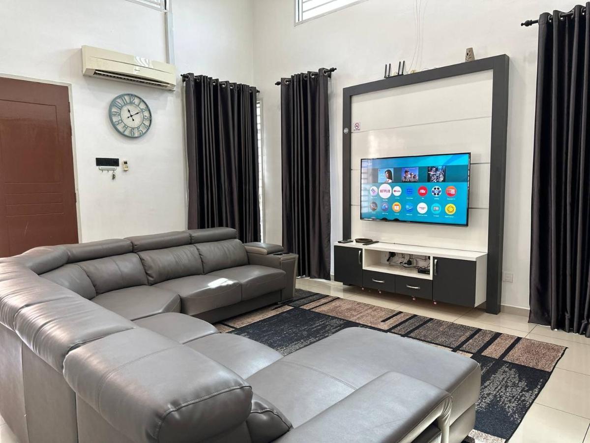 Bandar Melaka Family Bungalow Private Pool Bbq Wifi Netflix Luaran gambar